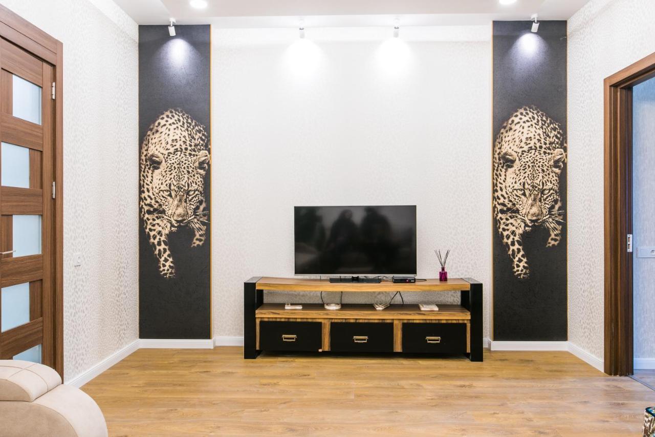 Sweet Home 6 Vip At Rustaveli Avenue Tiflis Exterior foto