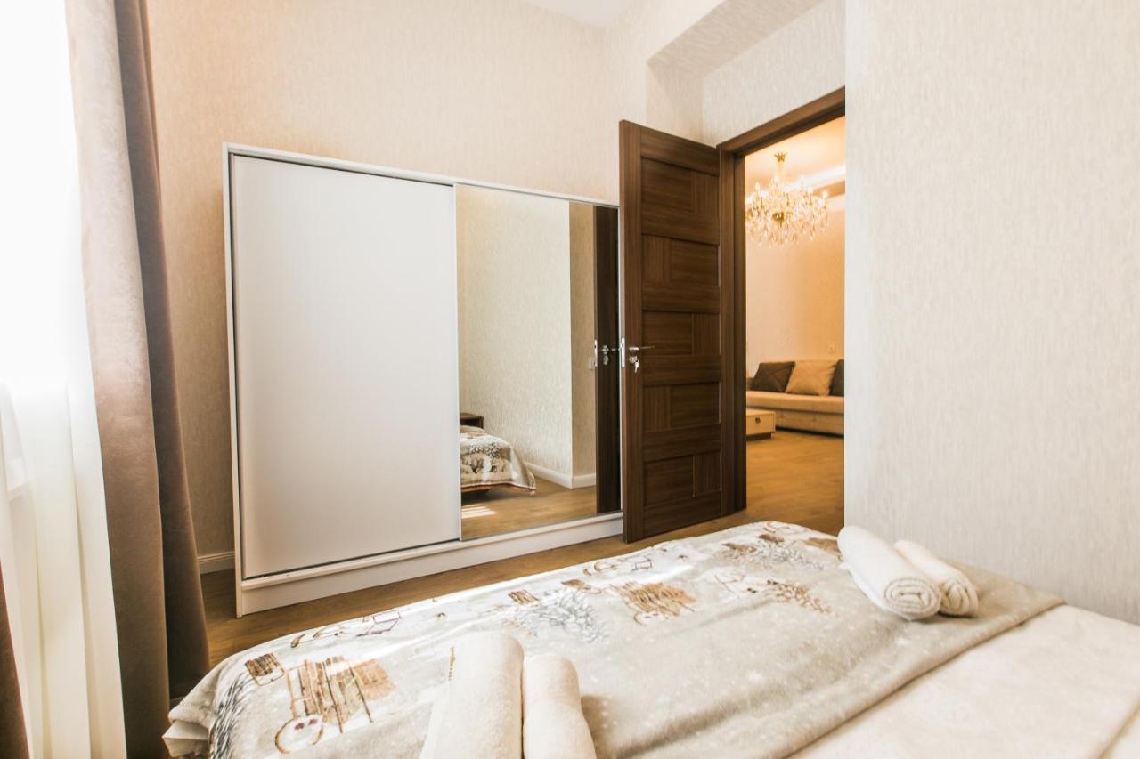 Sweet Home 6 Vip At Rustaveli Avenue Tiflis Exterior foto